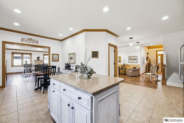 6525 Rolling Hills Court, Lincoln, NE 68512