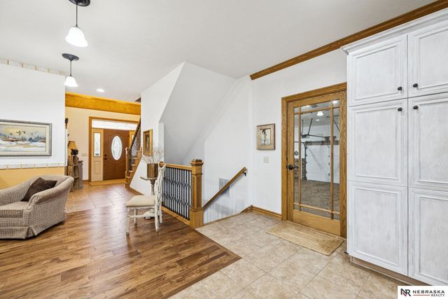 6525 Rolling Hills Court, Lincoln, NE 68512