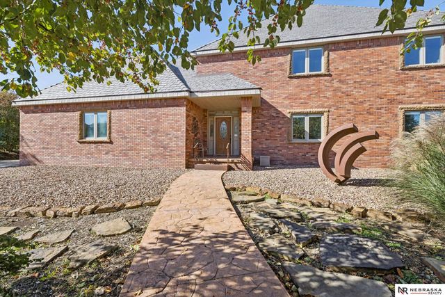 6525 Rolling Hills Court, Lincoln, NE 68512