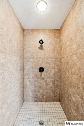 6525 Rolling Hills Court, Lincoln, NE 68512