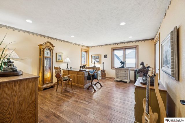 6525 Rolling Hills Court, Lincoln, NE 68512