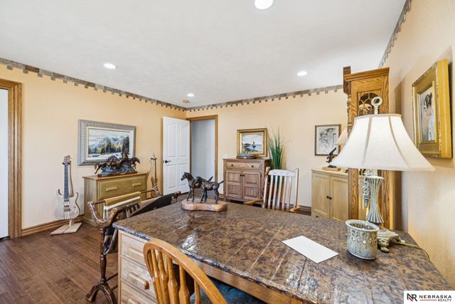 6525 Rolling Hills Court, Lincoln, NE 68512