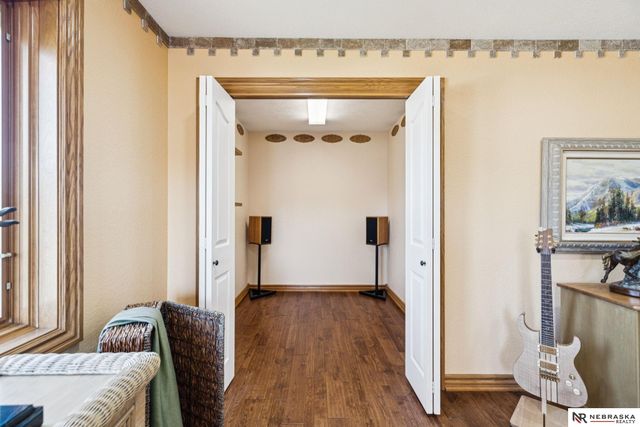 6525 Rolling Hills Court, Lincoln, NE 68512