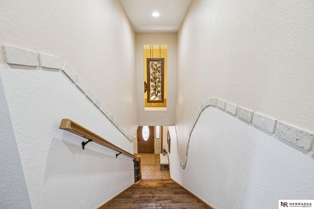 6525 Rolling Hills Court, Lincoln, NE 68512