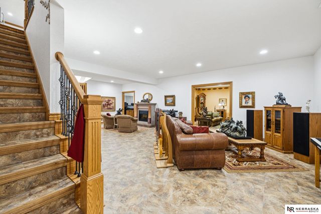 6525 Rolling Hills Court, Lincoln, NE 68512