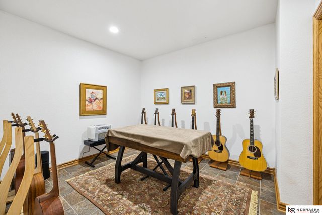 6525 Rolling Hills Court, Lincoln, NE 68512