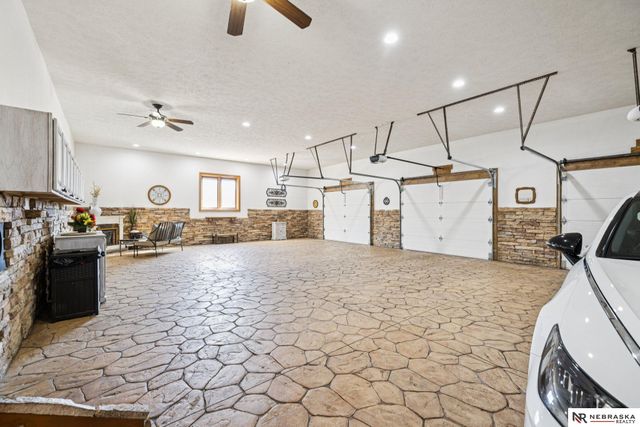 6525 Rolling Hills Court, Lincoln, NE 68512