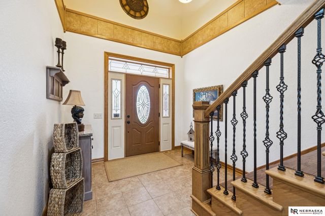 6525 Rolling Hills Court, Lincoln, NE 68512