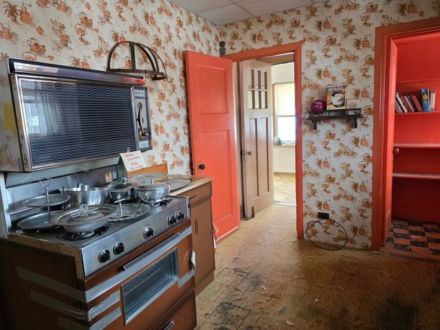 1525 North Avenue, Waukegan, IL 60085