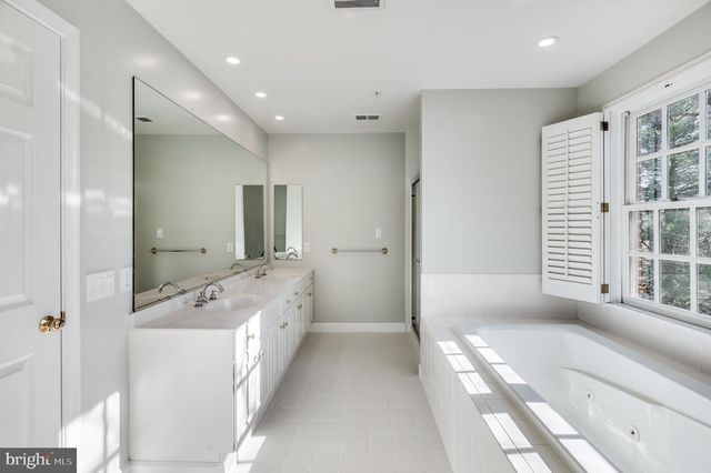 7802 HIDDEN MEADOW TER, Potomac, MD 20854