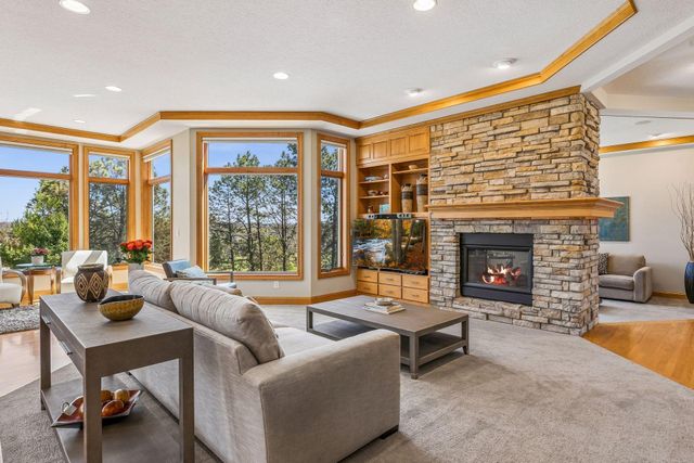 3717 Fairway Point, Woodbury, MN 55125