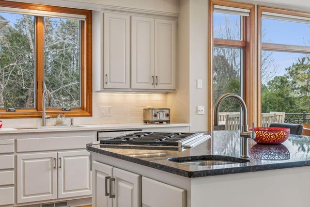 3717 Fairway Point, Woodbury, MN 55125