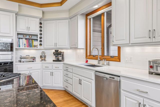 3717 Fairway Point, Woodbury, MN 55125