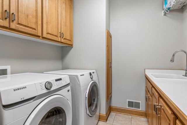 3717 Fairway Point, Woodbury, MN 55125