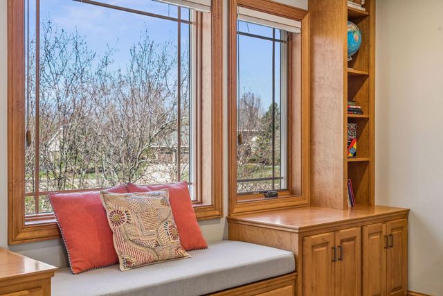 3717 Fairway Point, Woodbury, MN 55125