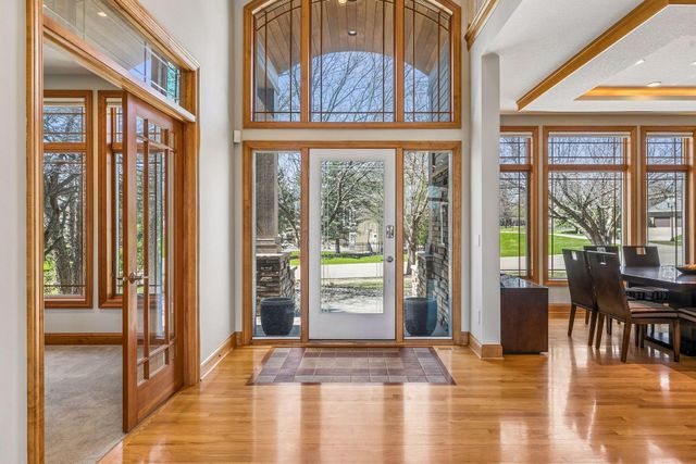 3717 Fairway Point, Woodbury, MN 55125