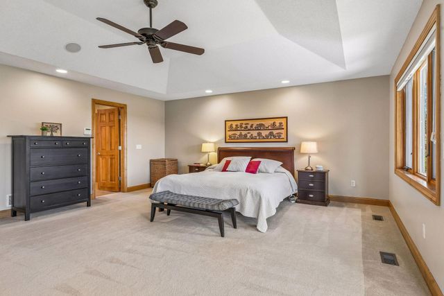 3717 Fairway Point, Woodbury, MN 55125