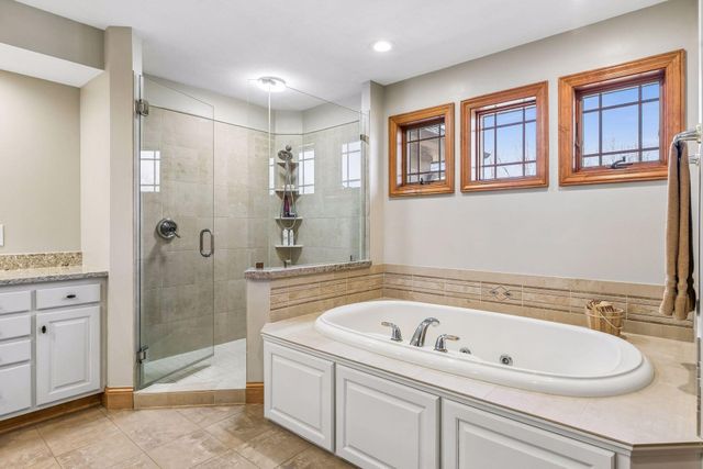 3717 Fairway Point, Woodbury, MN 55125