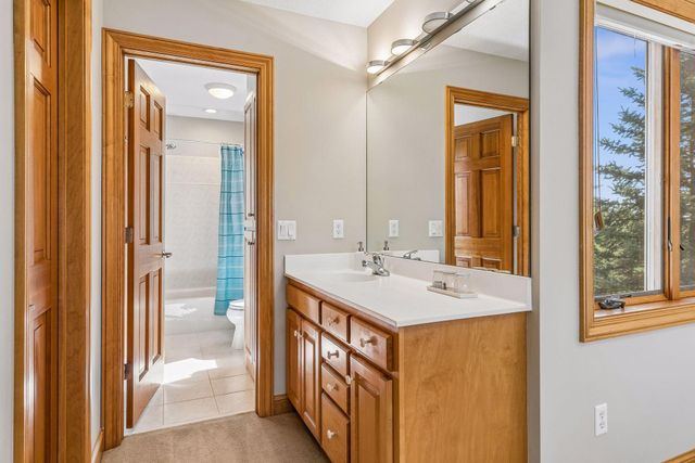 3717 Fairway Point, Woodbury, MN 55125