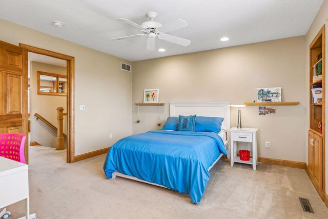 3717 Fairway Point, Woodbury, MN 55125