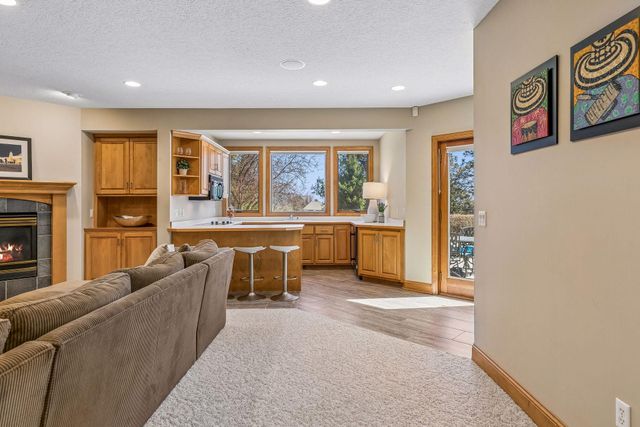 3717 Fairway Point, Woodbury, MN 55125