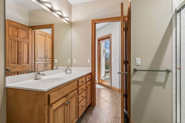 3717 Fairway Point, Woodbury, MN 55125