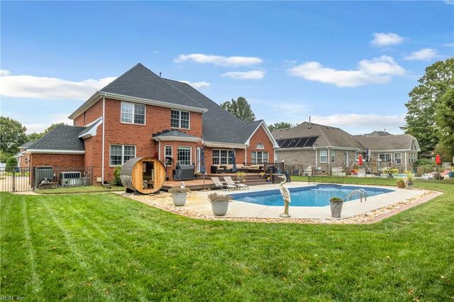 1329 Laurel Ridge LN, Chesapeake, VA 23322