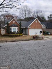 2869 Hillvale Cove Drive, Lithonia, GA 30058