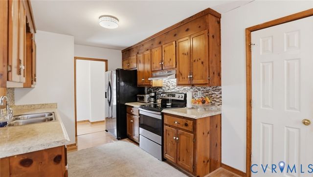 9732 Ladue Rd, North Chesterfield, VA 23237