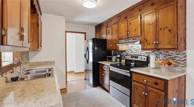 9732 Ladue Rd, North Chesterfield, VA 23237