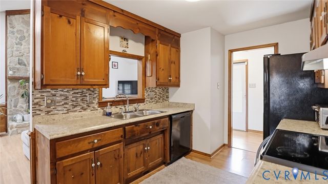 9732 Ladue Rd, North Chesterfield, VA 23237