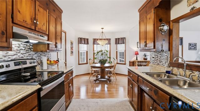 9732 Ladue Rd, North Chesterfield, VA 23237