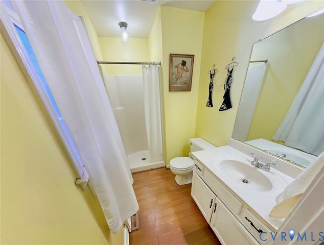 9732 Ladue Rd, North Chesterfield, VA 23237