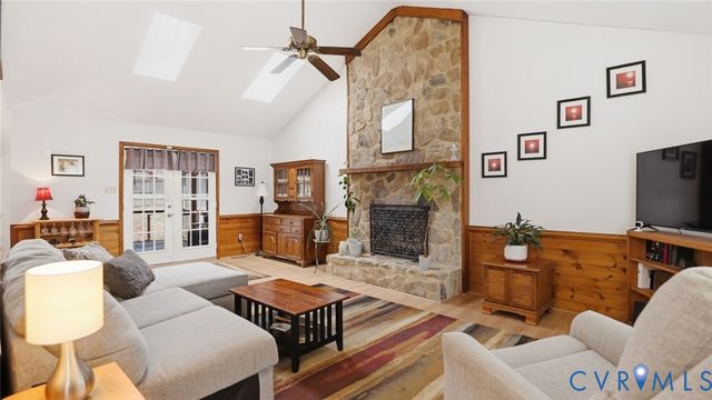 9732 Ladue Rd, North Chesterfield, VA 23237