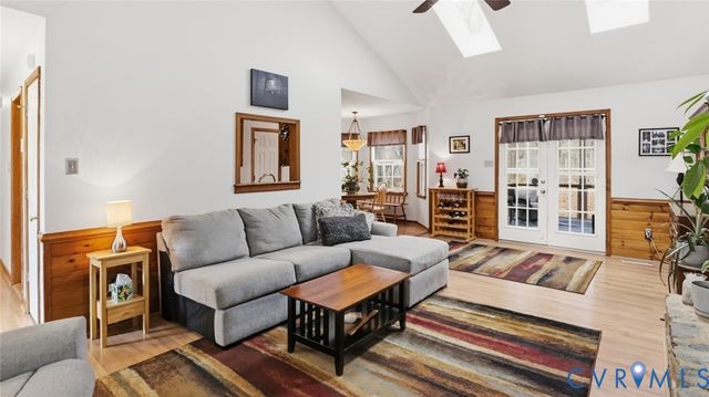 9732 Ladue Rd, North Chesterfield, VA 23237