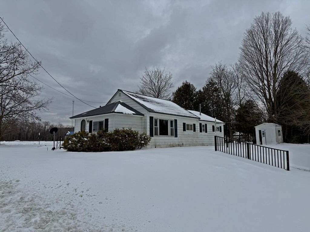 19789 30th Avenue, Barryton, MI 49305