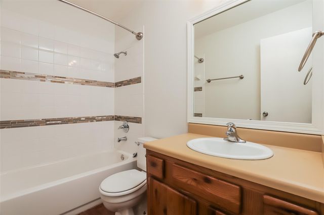 1918 Gracy Farms LN B, Austin, TX 78758