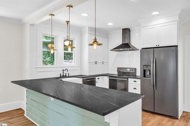 221 Brookdale Avenue, Greenville, SC 29607