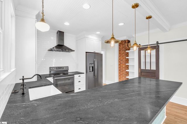 221 Brookdale Avenue, Greenville, SC 29607