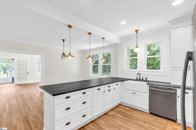 221 Brookdale Avenue, Greenville, SC 29607