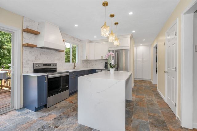 769 Grafton St, Shrewsbury, MA 01545