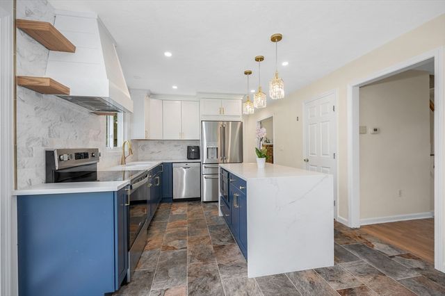 769 Grafton St, Shrewsbury, MA 01545