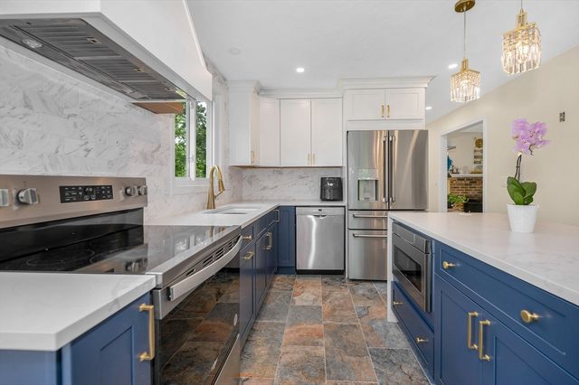 769 Grafton St, Shrewsbury, MA 01545