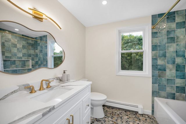 769 Grafton St, Shrewsbury, MA 01545