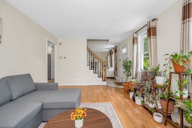769 Grafton St, Shrewsbury, MA 01545