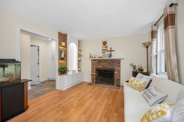 769 Grafton St, Shrewsbury, MA 01545