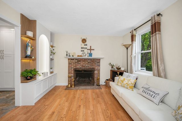 769 Grafton St, Shrewsbury, MA 01545