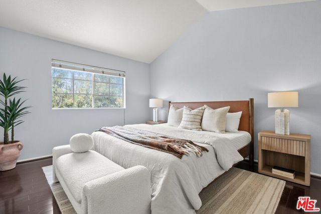 8741 Darby Avenue 2, Northridge (los Angeles), CA 91325