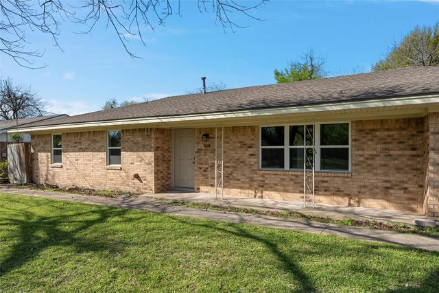 309 N 4th Street, Rosebud, TX 76570