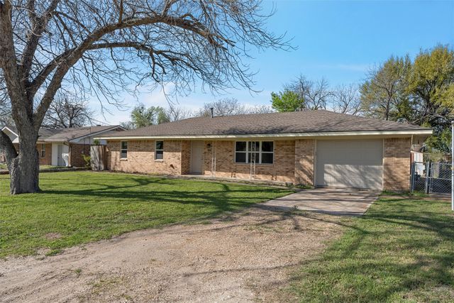 309 N 4th Street, Rosebud, TX 76570